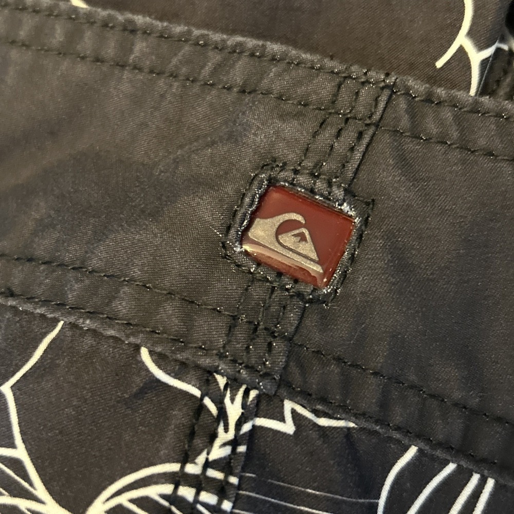 VTG Quiksilver Board Shorts Traditional Tattoo Alt Surf 90s Y2K RN114199 CA52199 - Picture 6 of 11